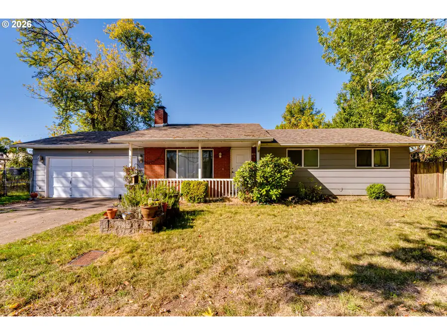 930 25th Pl, Springfield, OR 97477 - #3
