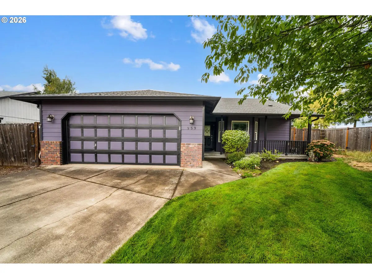 959 W 17th Ave, Junction City, OR 97448 - #1