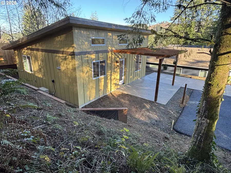 810 SE Beaver St, Toledo, OR 97391 - Image #2