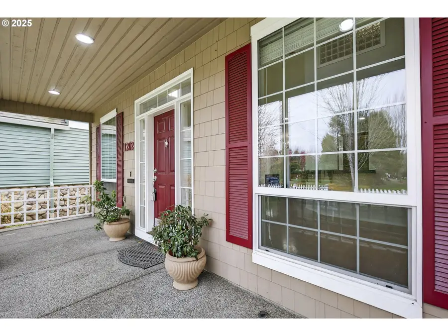 1202 NE Parks Edge Cir, Hillsboro, OR 97124 - #2