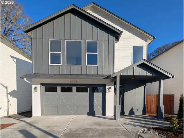 6709 NE 27th Pl, Vancouver, WA 98665