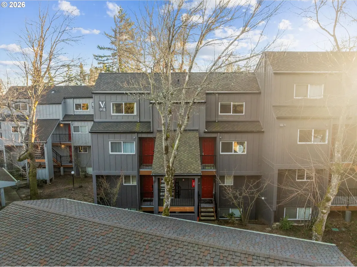 4 Touchstone Ct #140, Lake Oswego, OR 97035 - Image #1