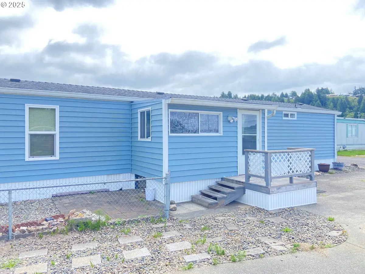 1000 N 8th St #15, Reedsport, OR 97467 - Image #1