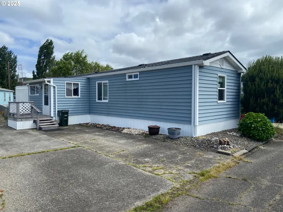 1000 N 8th St #15, Reedsport, OR 97467 - Image #2