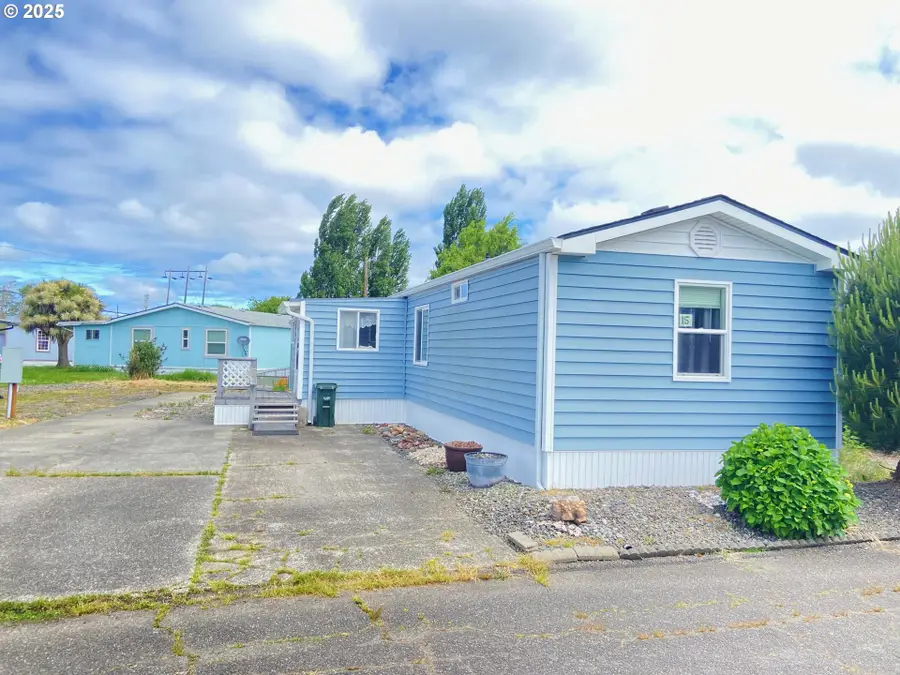 1000 N 8th St #15, Reedsport, OR 97467 - Image #3