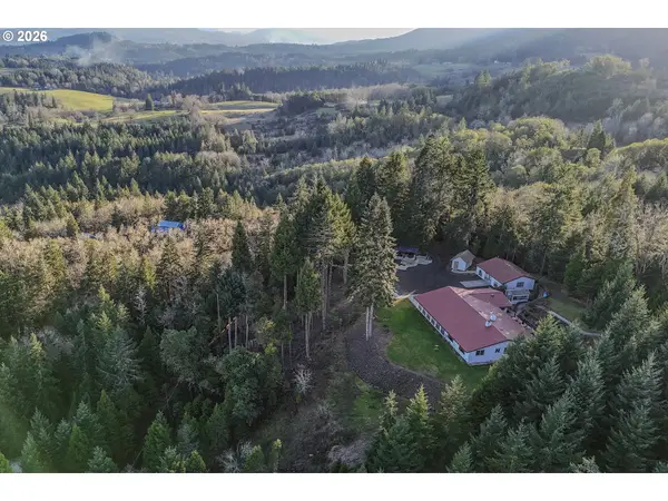 250 Mountain Dr, Roseburg, OR 97471