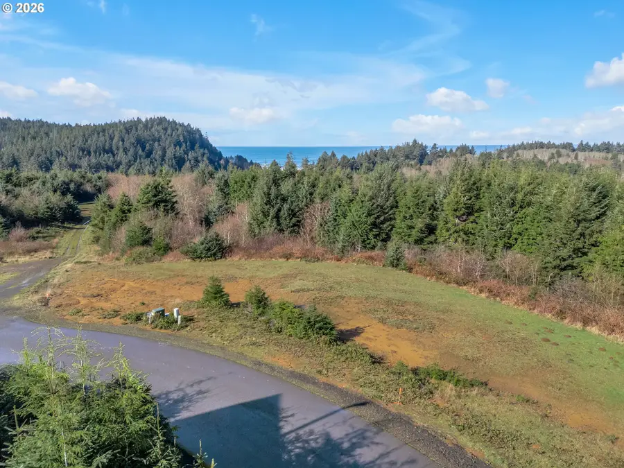3038 Ocean View Ct, Ilwaco, WA 98631 - #2