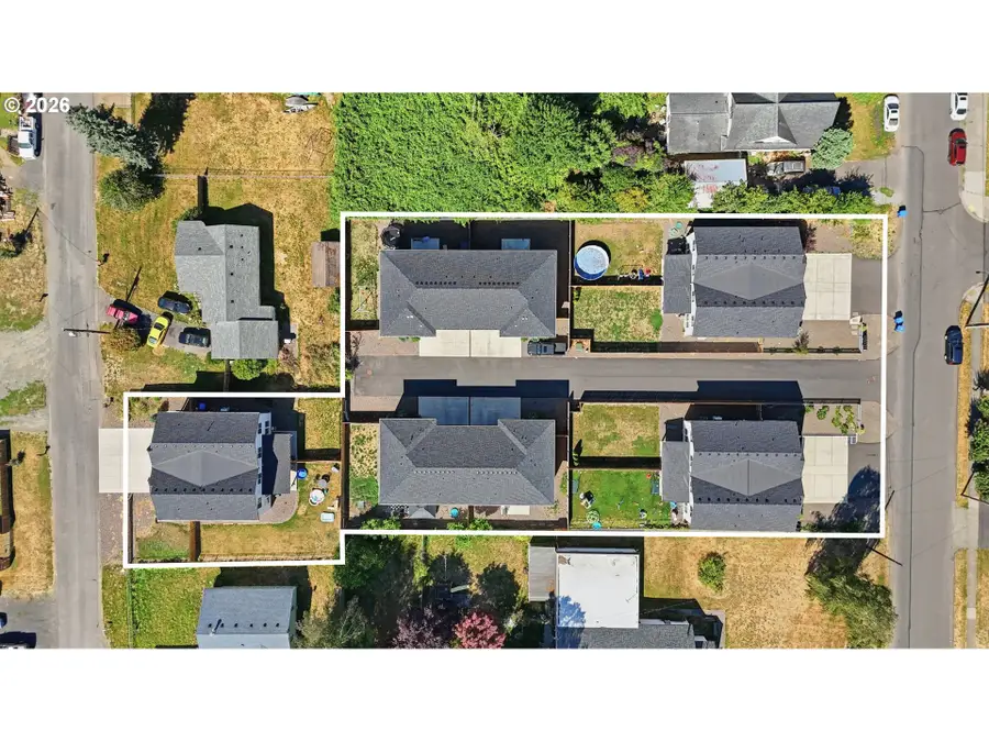 950 Walnut St, Kelso, WA 98626 - #2