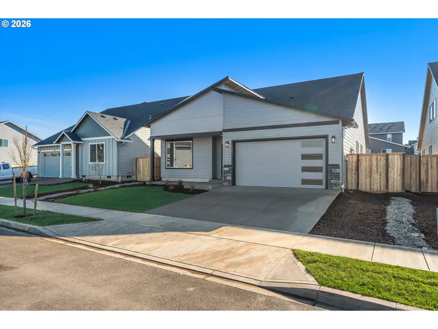 1564 NW Tracy St, McMinnville, OR 97128 - #3