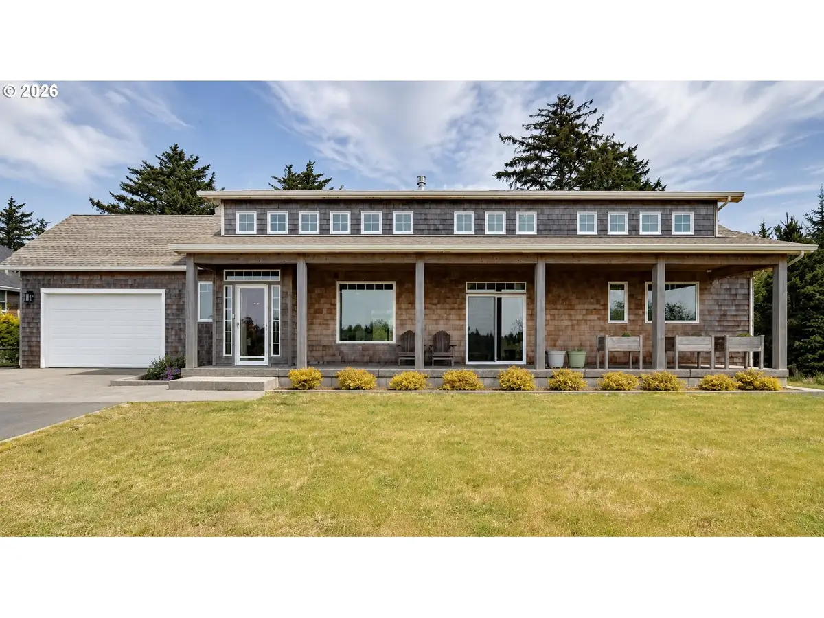 33032 Pacific Bellevue Ln, Warrenton, OR 97146 - #1