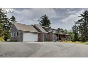 33032 Pacific Bellevue Ln, Warrenton, OR 97146 - #3
