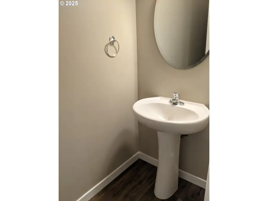 681 E Oregon Ave, Hermiston, OR 97838 - Image #3