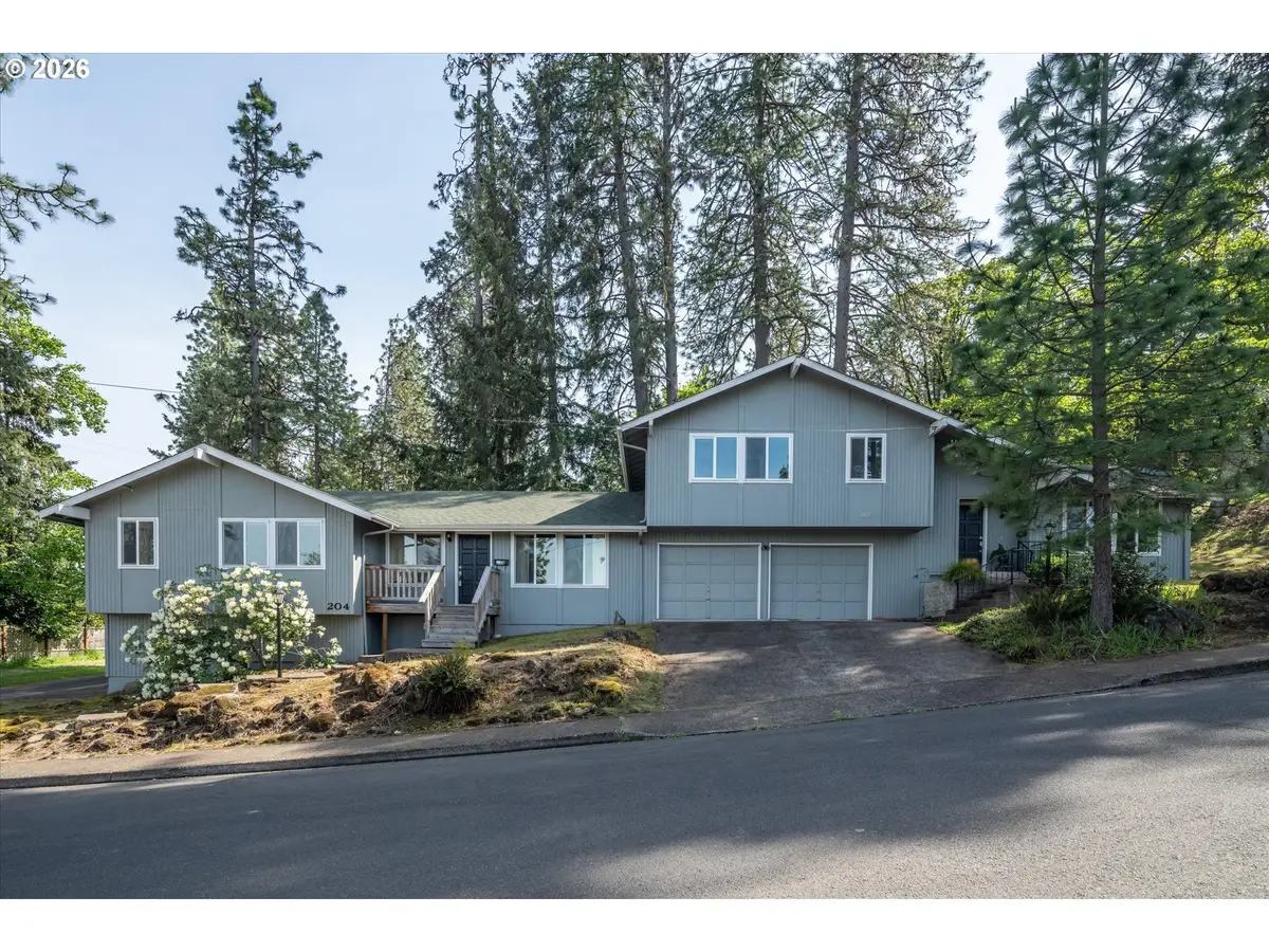 202/204 E 36th Ave, Eugene, OR 97405 - #1