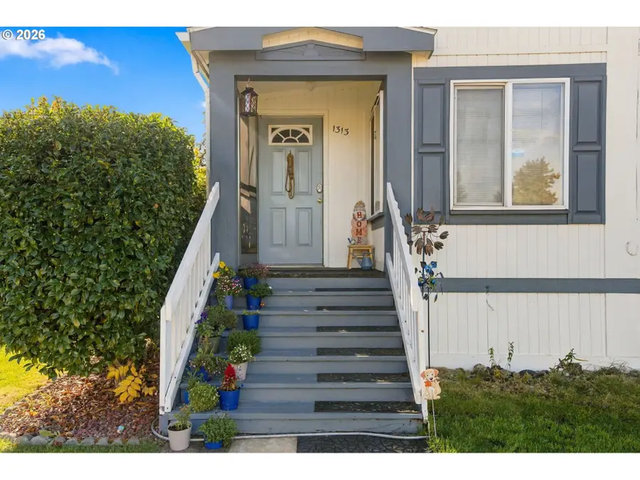 1313 E Monroe Ave, Cottage Grove, OR 97424 - #2