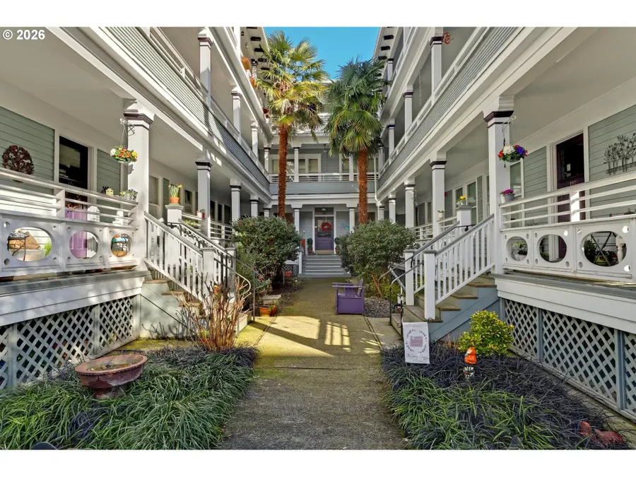 2127 NW Irving St #304, Portland, OR 97210 - #2