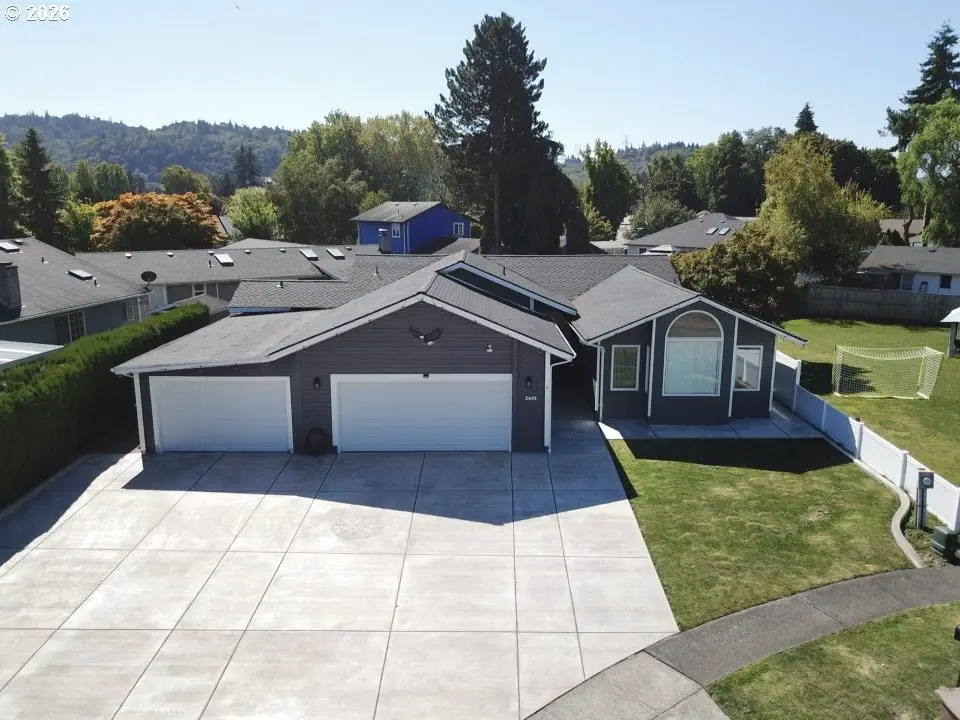 2419 Hickory Ave, Longview, WA 98632 - #1