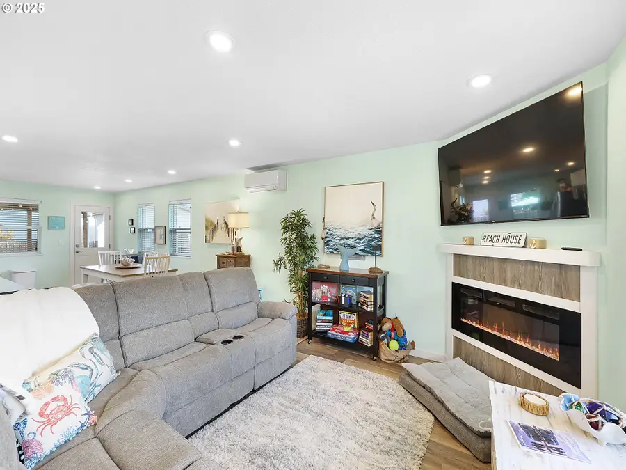 145 N Dolphin St, Rockaway Beach, OR 97136 - Image #3