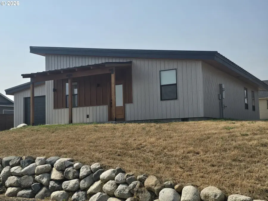 605 N Taylor St, Joseph, OR 97846 - #3