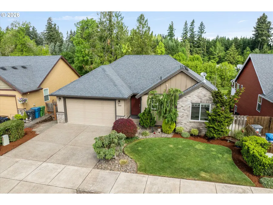 3769 10th St, Hubbard, OR 97032 - #3