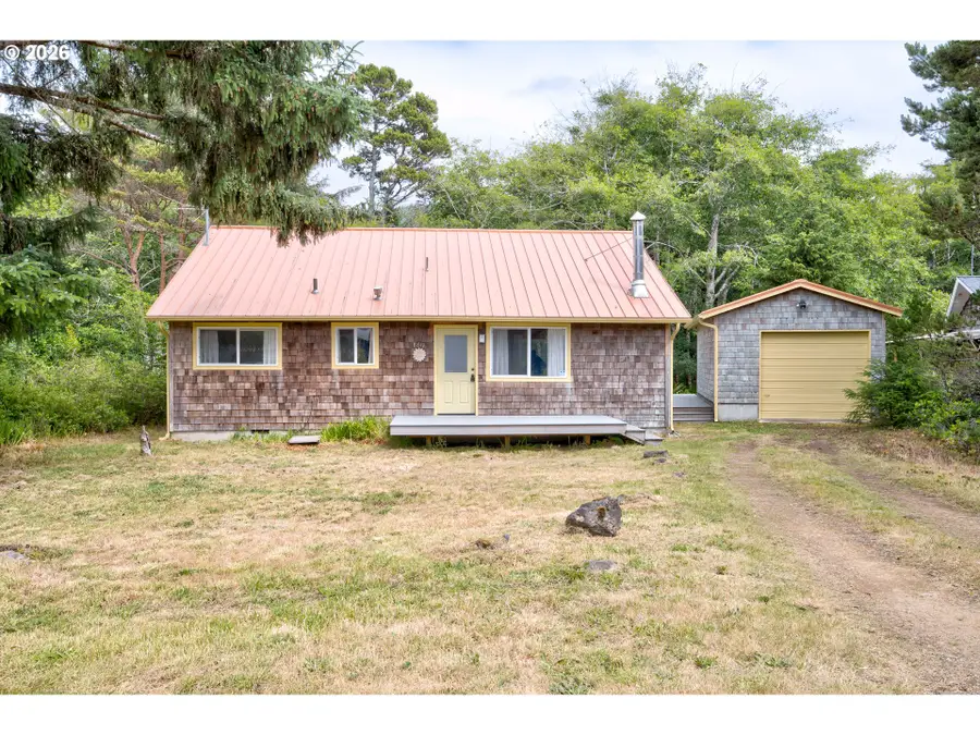 8845 Central Ct, Rockaway Beach, OR 97136 - #2