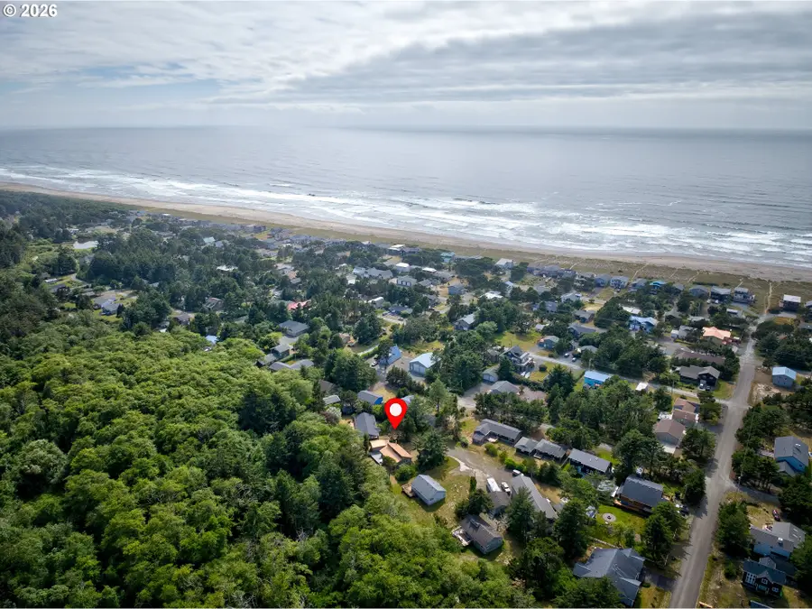8845 Central Ct, Rockaway Beach, OR 97136 - #3