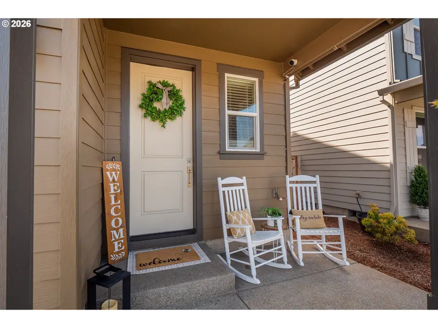 2451 W 9th Ave, Junction City, OR 97448 - #3