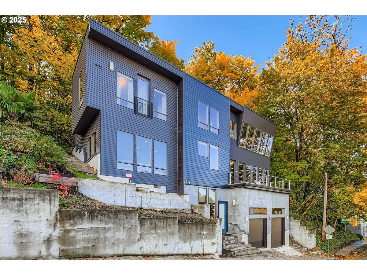 6515 S Corbett Ave, Portland, OR 97239 - Image #1