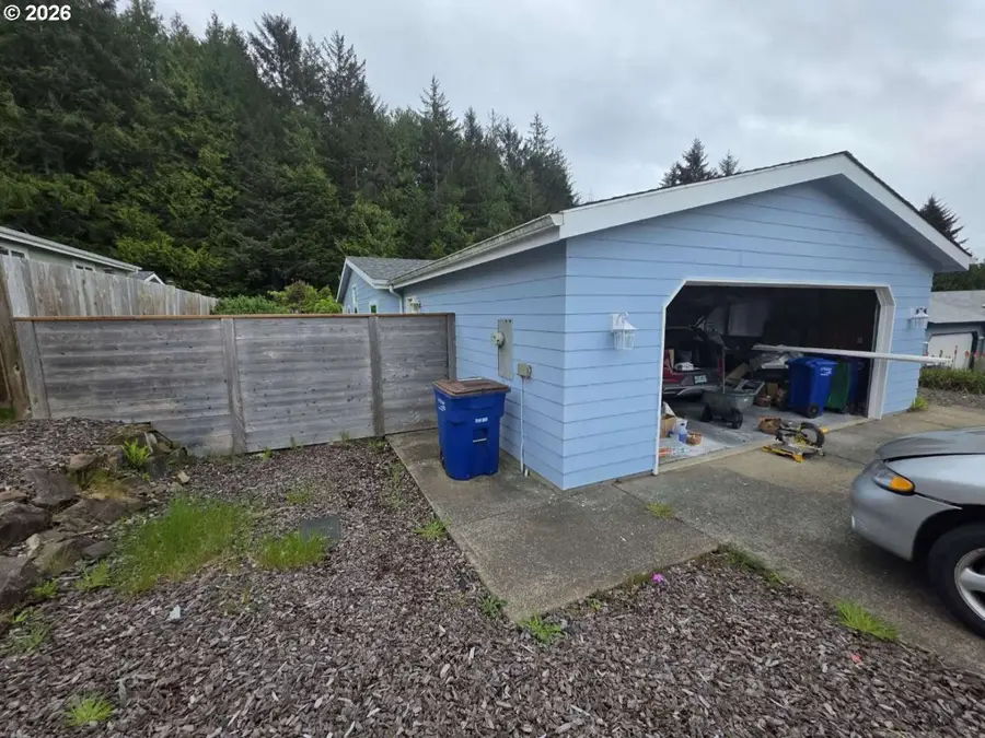 780 SE Winchell Dr, Depoe Bay, OR 97341 - #3