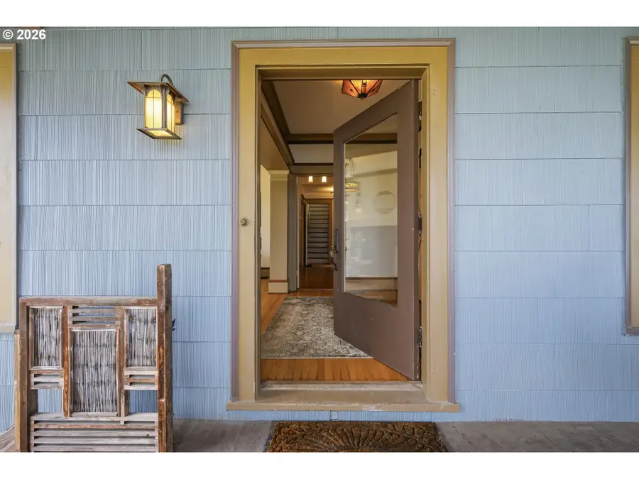 9889 NW Hoge Ave, Portland, OR 97231 - #2