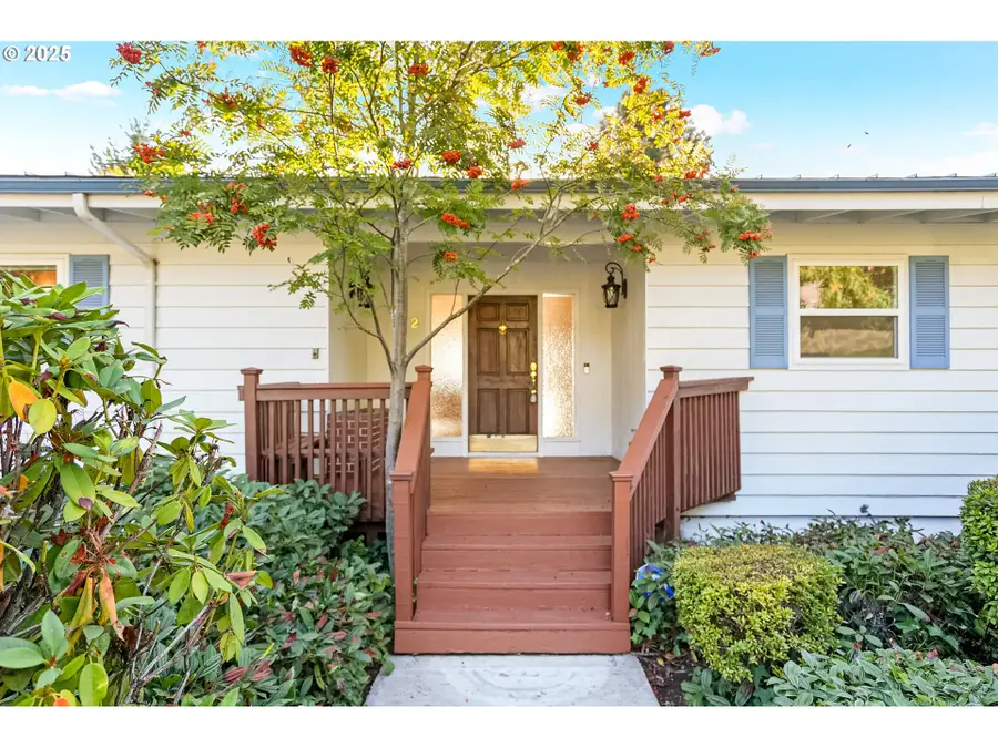 842 NW Kingwood Dr, Salem, OR 97304 - Image #2