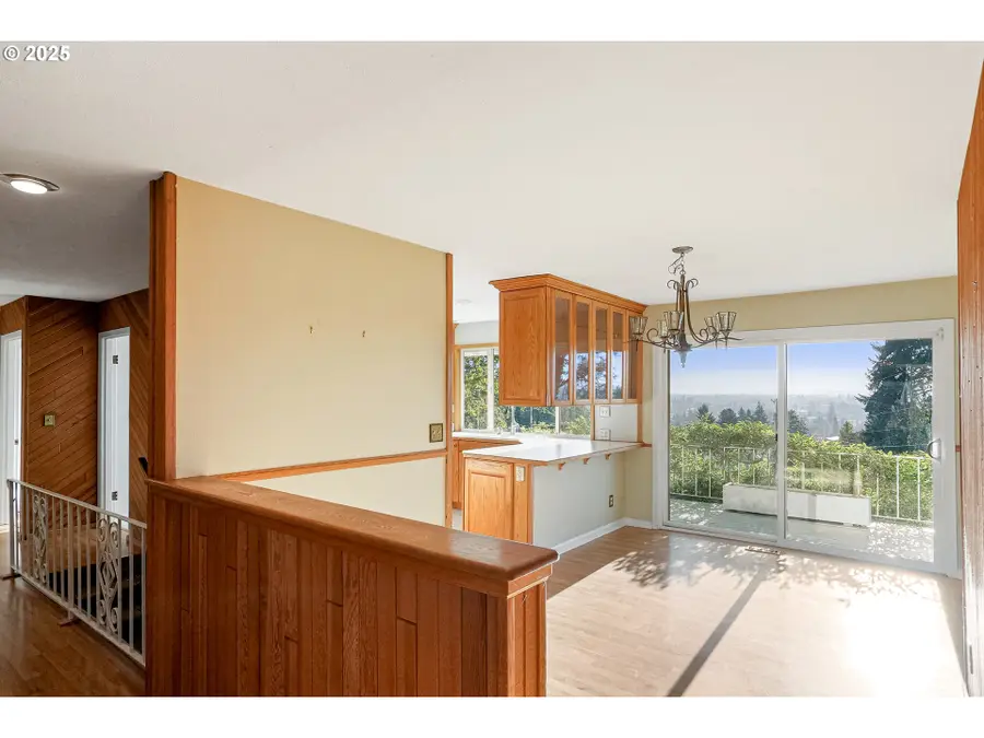 842 NW Kingwood Dr, Salem, OR 97304 - Image #3