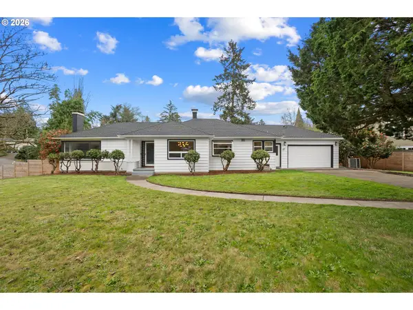 8460 SW Fairway Dr, Portland, OR 97225