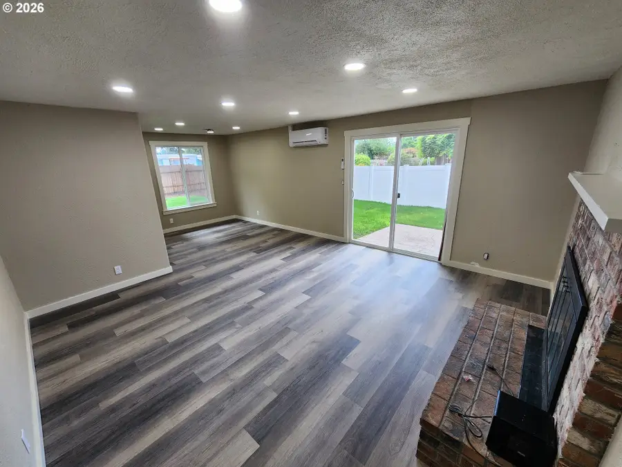1100 Quince Dr, Junction City, OR 97448 - #2