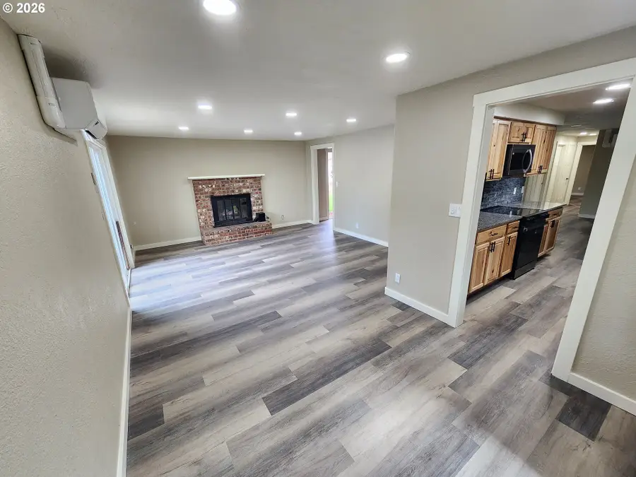 1100 Quince Dr, Junction City, OR 97448 - #3
