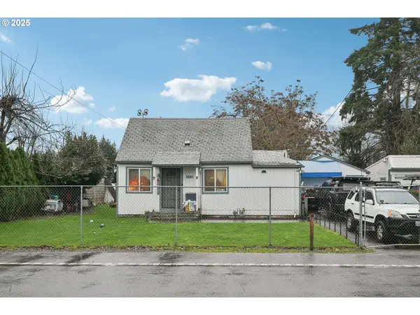 3680 Blossom Dr, Salem, OR 97305