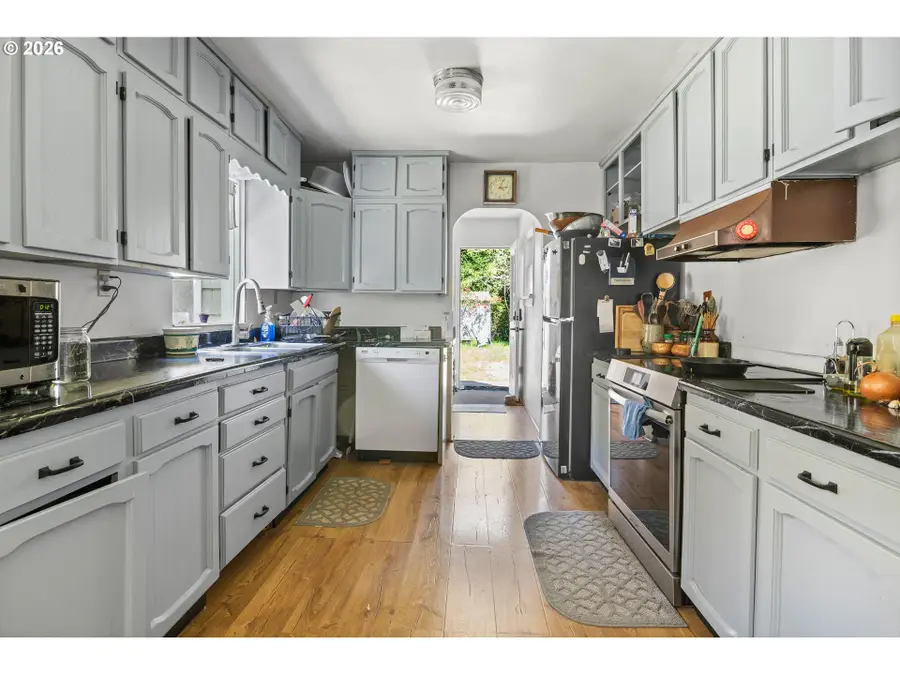 803 Ohio Ave, Bandon, OR 97411 - #3