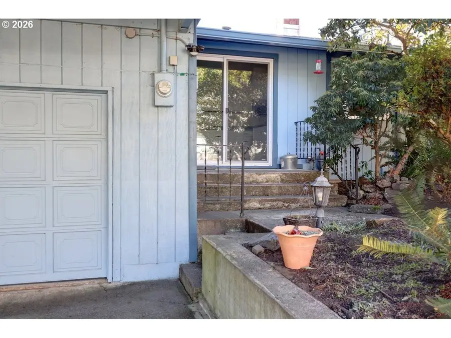 265 Auburn Ave, Astoria, OR 97103 - Image #3