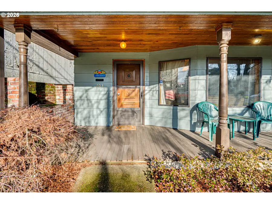 203 Columbia St, Kelso, WA 98626 - Image #2