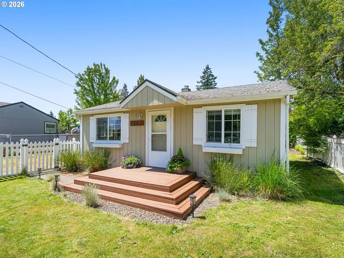 209 NE 192nd Ave, Portland, OR 97230 - #1