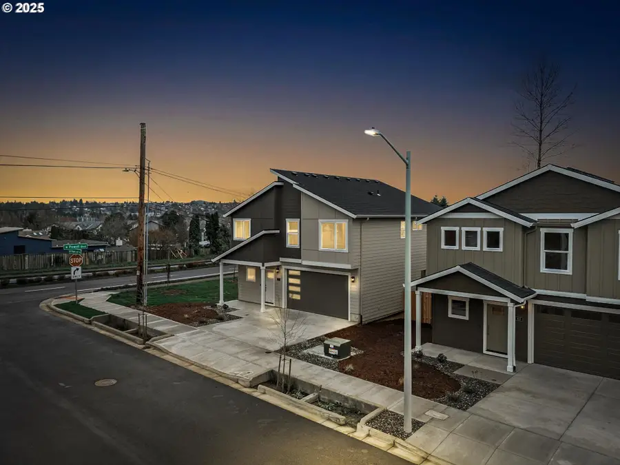 21 NW Mawrcrest Ave, Gresham, OR 97030 - #2