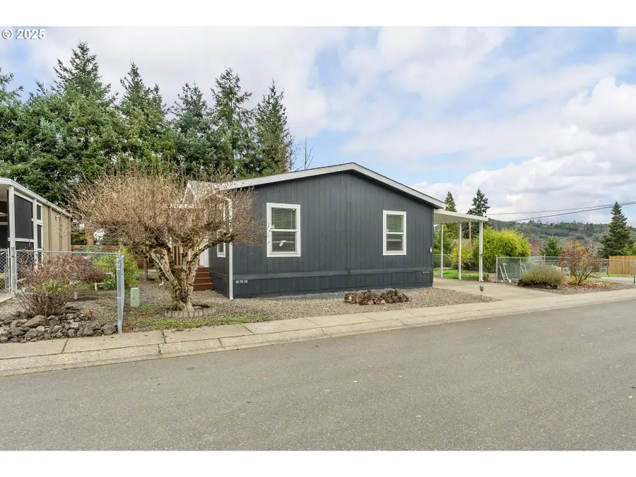 112 SE Twin Oaks Loop, Winston, OR 97496 - Image #3