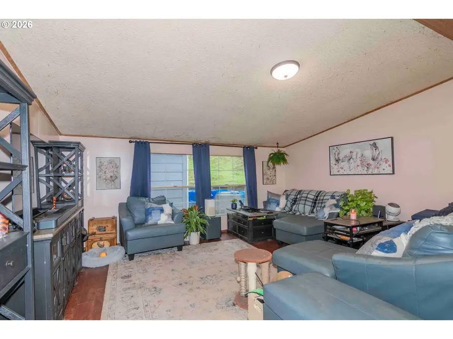 424 Aker Dr, Tri City, OR 97457 - Image #3