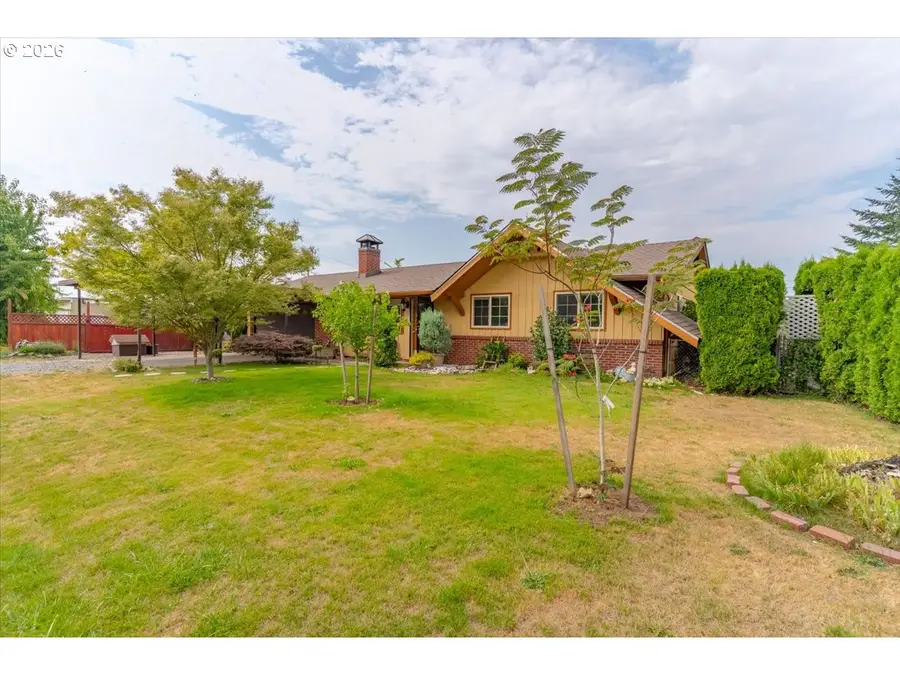 37163 Pony Ln, Lebanon, OR 97355 - #2