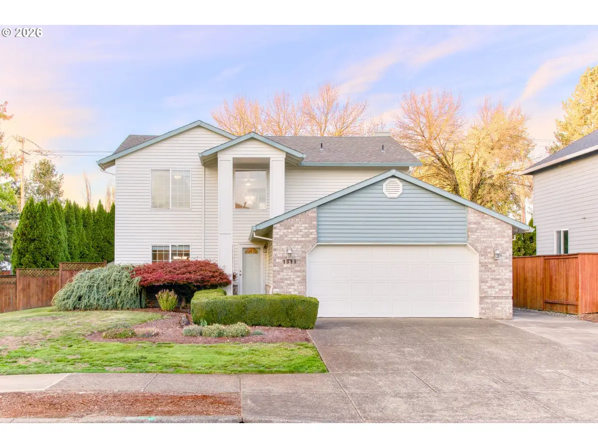 1315 NE Zachary St, Hillsboro, OR 97124 - #1