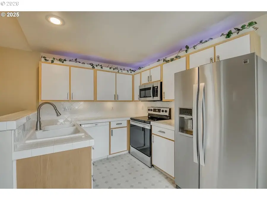 5225 Jean Rd #507, Lake Oswego, OR 97035 - #3