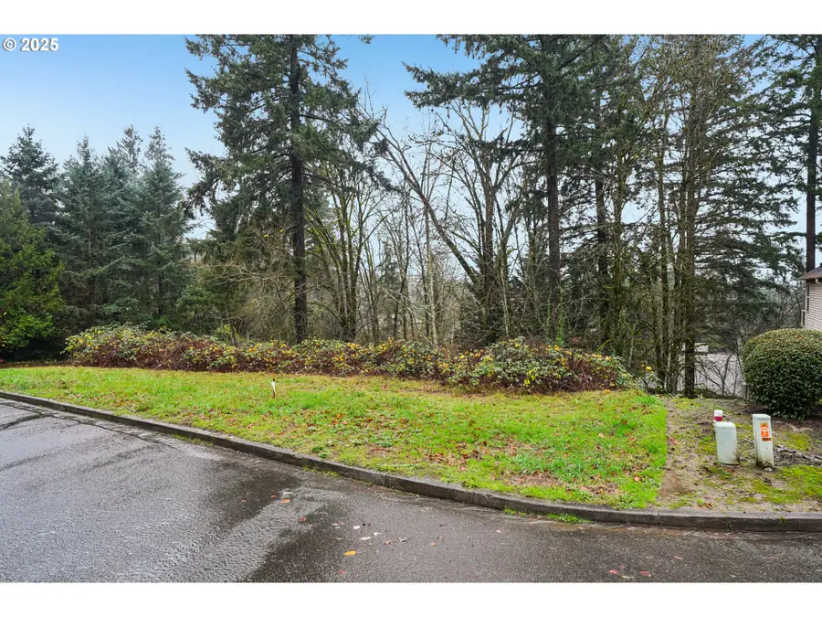 3317 SW Parsons Ct W, Portland, OR 97219 - Image #2