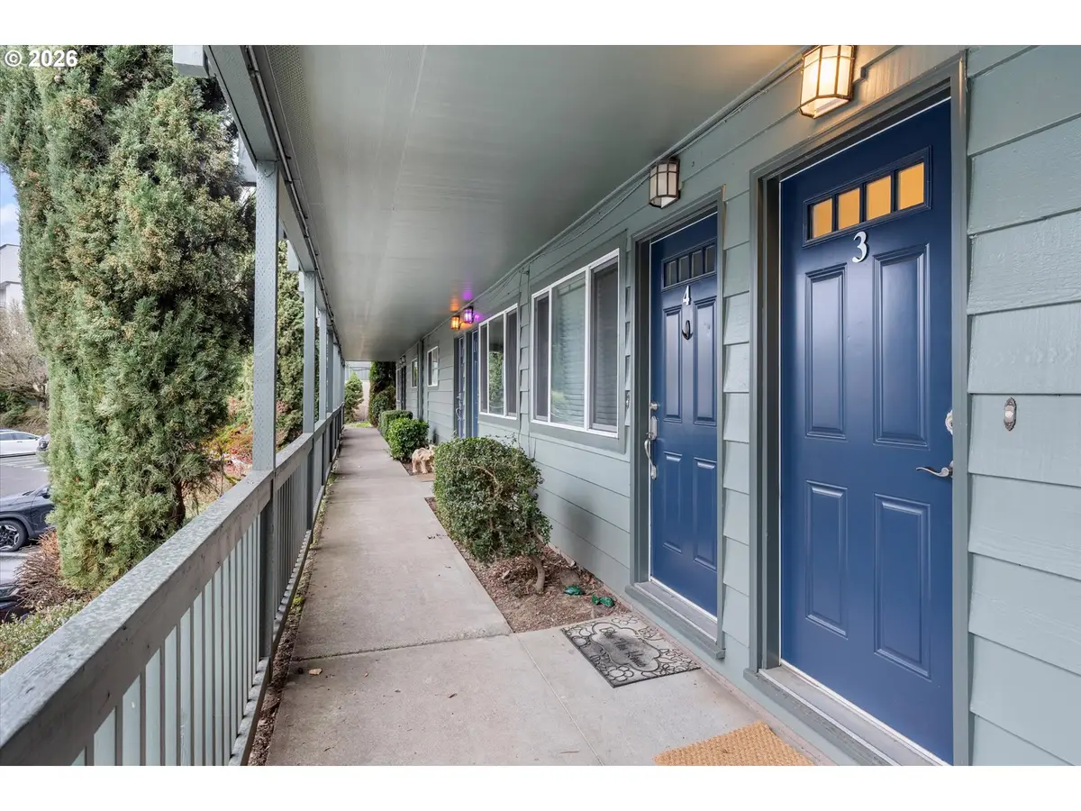 1025 SW Bertha Blvd #3, Portland, OR 97219 - #1