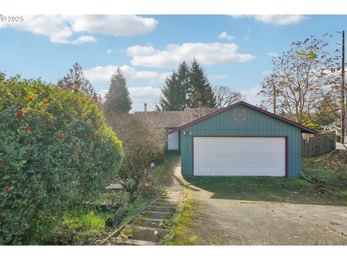 17511 SE Scrutton Ln, Milwaukie, OR 97267 - Image #1