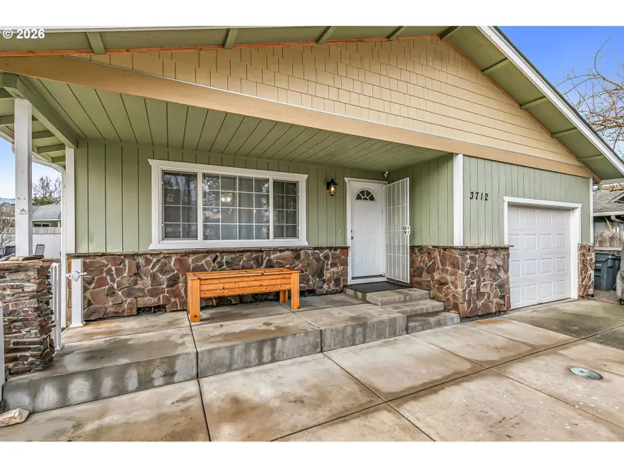 3712 Colver Rd, Phoenix, OR 97535 - Image #2