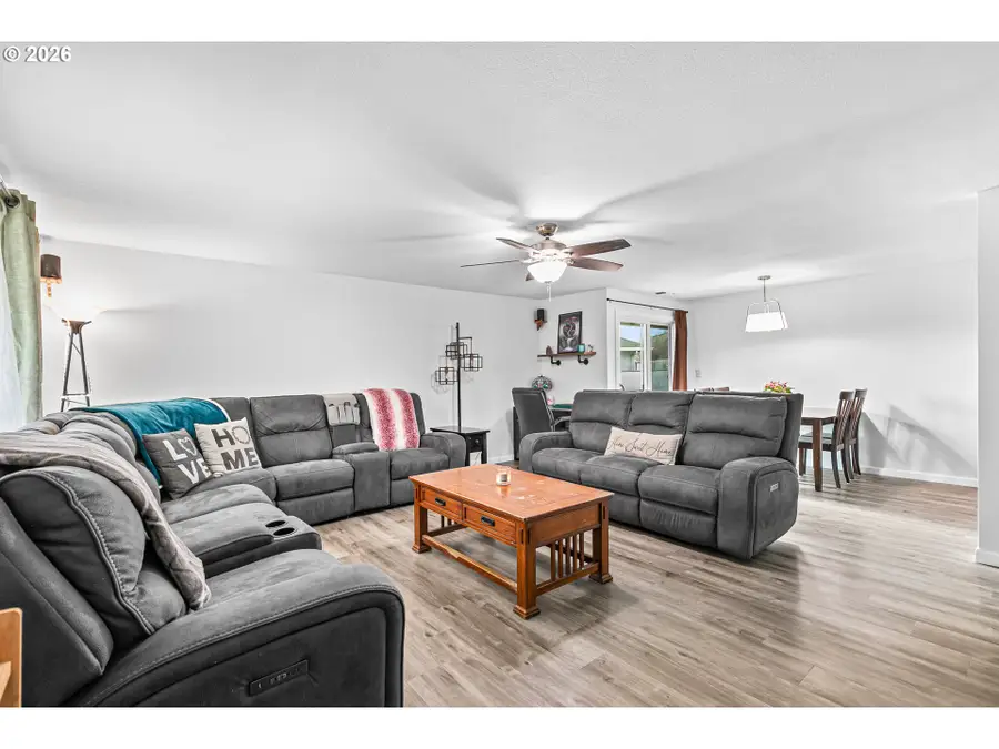 3712 Colver Rd, Phoenix, OR 97535 - Image #3